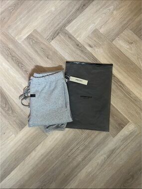 (Extra small)Essentials Light Heather Gray Jogger Sweatpants